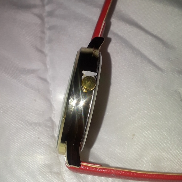 New red & gold heart watch/ BUNDLE ONLY 2or more items - Picture 5 of 5
